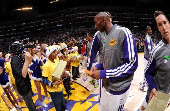 手频频在国 手频频在国